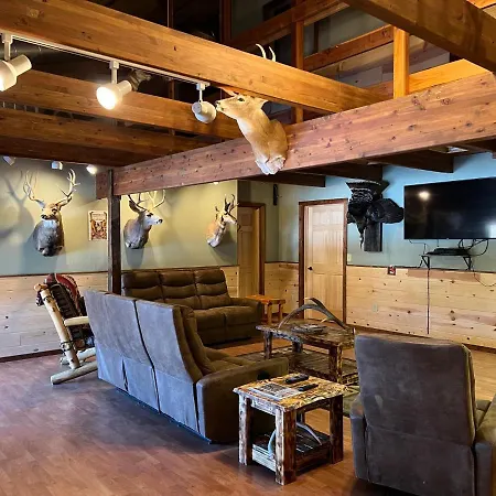 The Lodge At Devils Tower